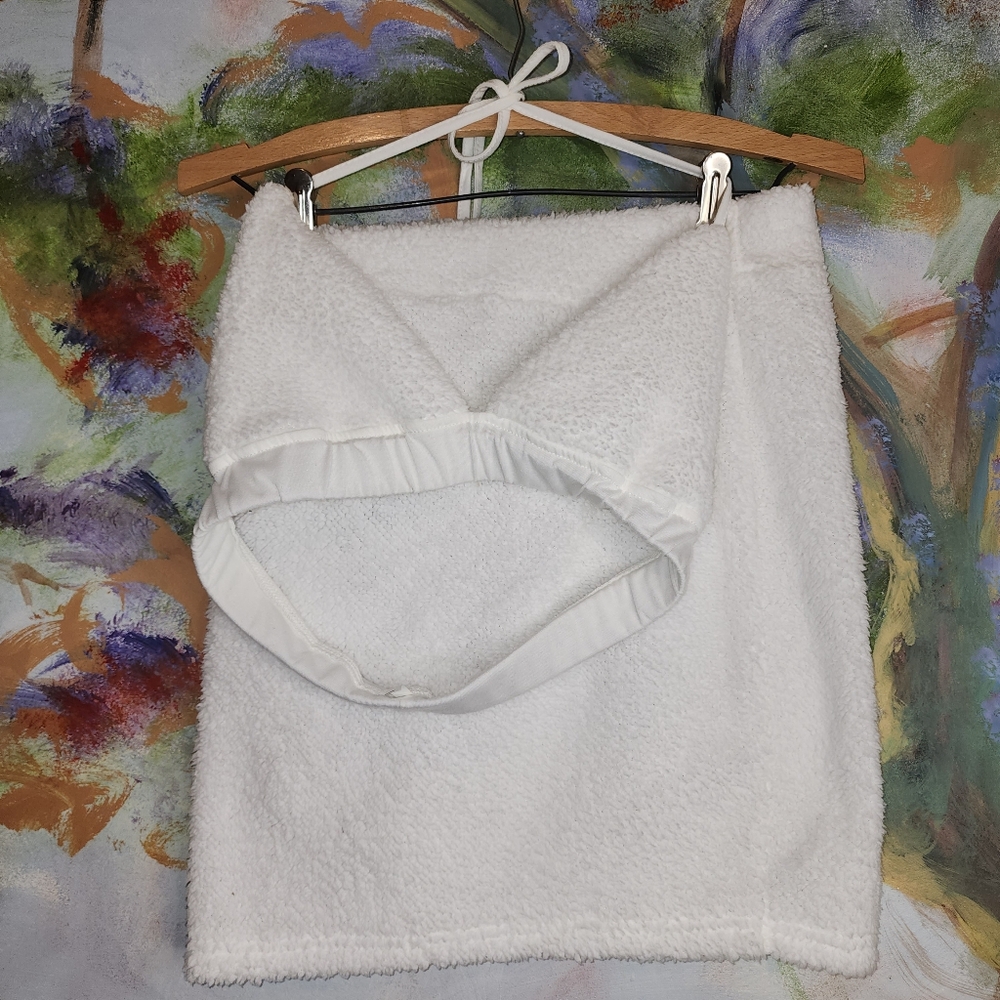 EUC White Terry Fuzzy Bikini Style Top with  Matching Mini Skirt - Picture 7 of 7
